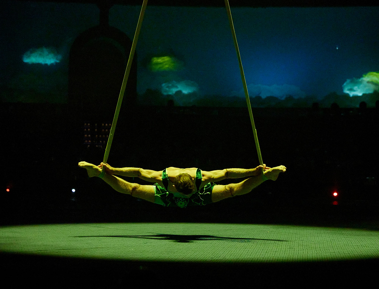 2025_Cique du Soleil_LUDÕ_Arial_Straps_Credit_Marc Montplaisir_3